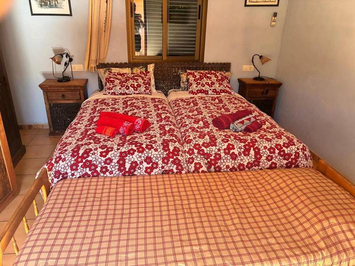 Casa rural para 3 personas, con Balcón y Terraza además de Jardín y Piscina en Berrocal - 3
