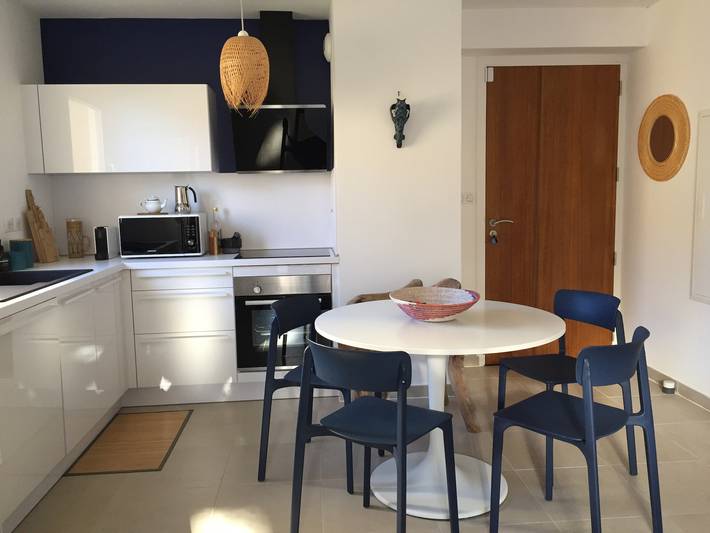 Gîte pour 4 personnes, avec terrasse ainsi que jardin et jacuzzi à Saint-Florent - 2