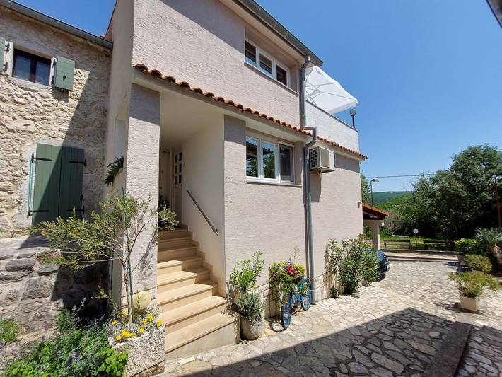 Ferienwohnung für 4 Personen, mit Terrasse und Garten