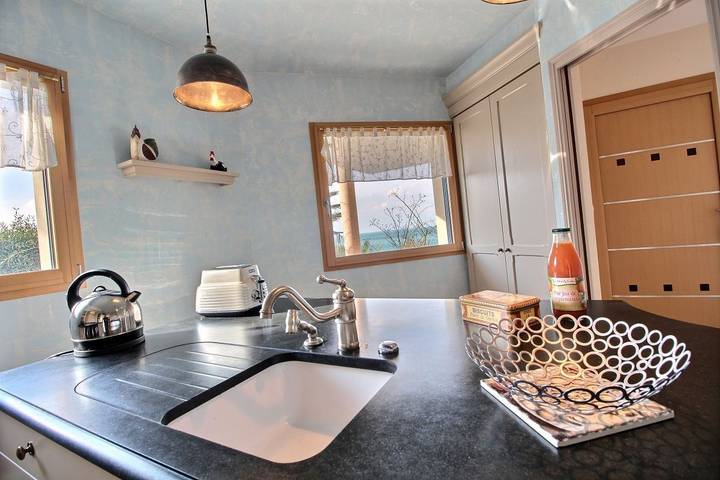 Gîte pour 6 personnes, avec terrasse et jardin à Louannec - 4