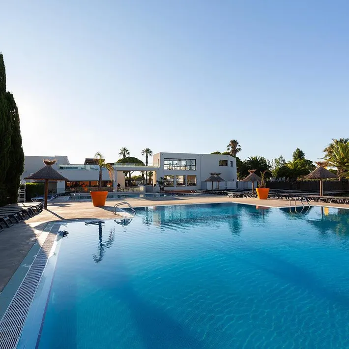 Camping para 10 personas, con terraza y piscina para niños además de piscina y jardín - 1