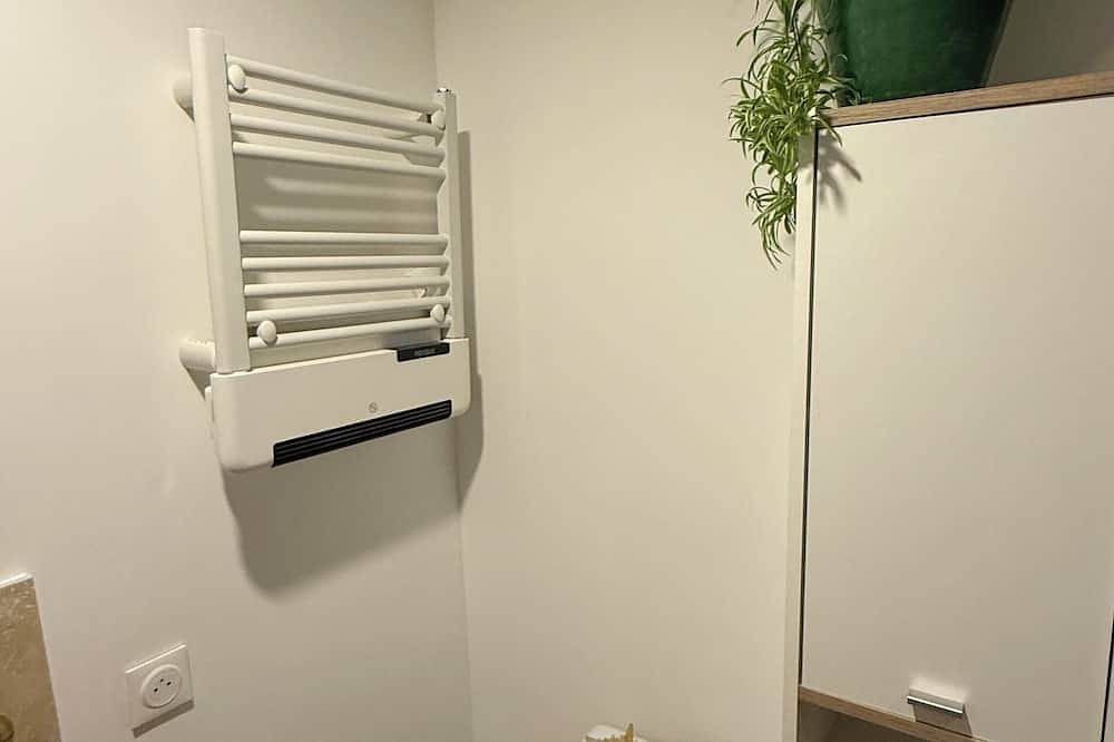 Ganze Wohnung, César Room - Antique apartment 2-3 pers, private parking, near center and train station in Obernai, Region Sélestat-Erstein