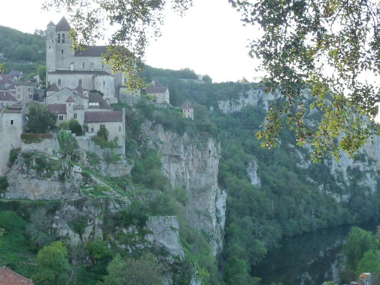 Appartements - Charme, jardin et vue imprenable en plein coeur de St-Cirq in Saint-Cirq-Lapopie, Quercy