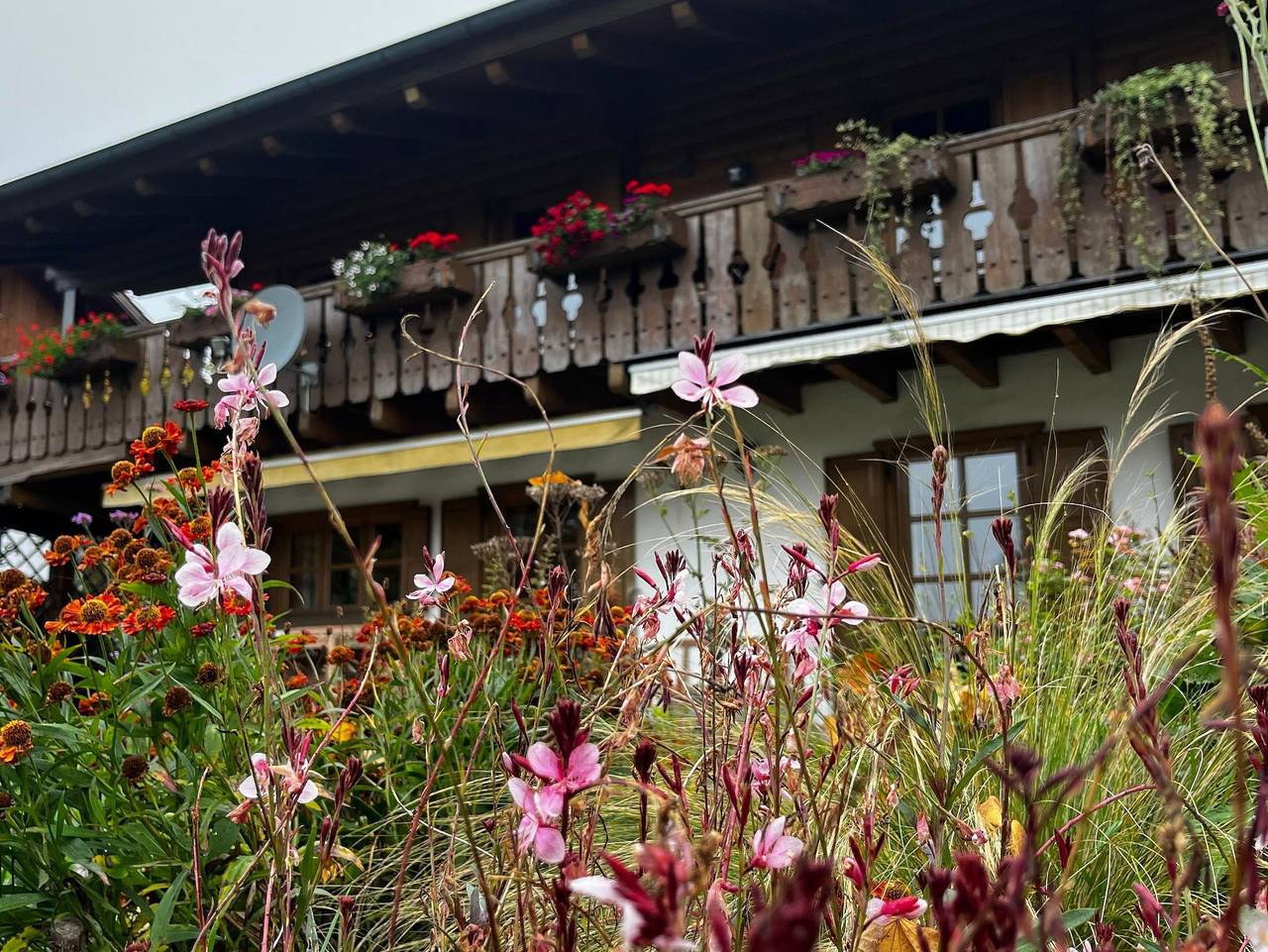 Ganze Ferienwohnung, Chalet Murnau - Gartenwohnung in Westried, Murnau am Staffelsee