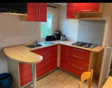 Location de vacances pour 6 personnes, avec terrasse et piscine à La Guyonnière