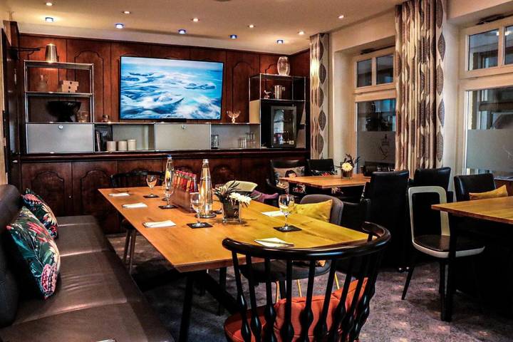 Hotel, mit Terrasse in Garching - 3