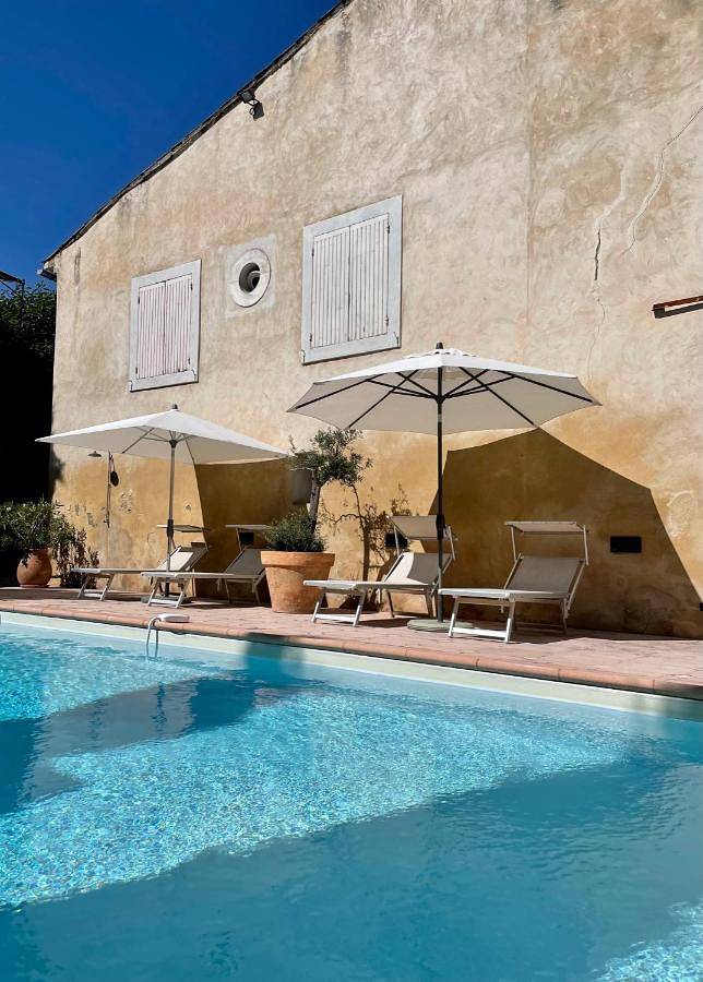 Location de vacances pour 2 personnes, avec jardin ainsi que terrasse et piscine à Velleron - 3
