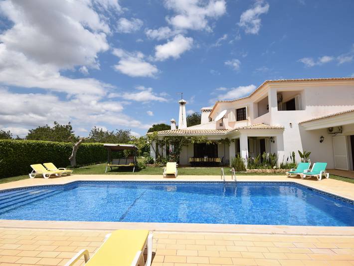 Villa para 10 pessoas, com Varanda e Piscina em Ferreiras