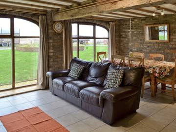 Vacation Rental for 6 Guests in East Riding of Yorkshire, Yorkshire, Picture 1