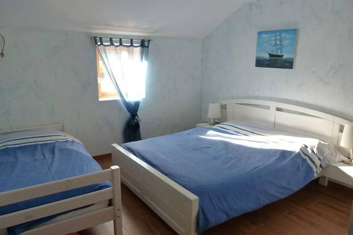 Location de vacances pour 5 personnes, avec piscine ainsi que jardin et balcon à La Malène - 4