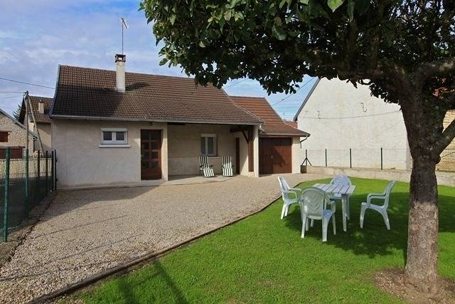 Gîte pour 5 personnes, avec Terrasse ainsi que Jardin et Vue à Parcey