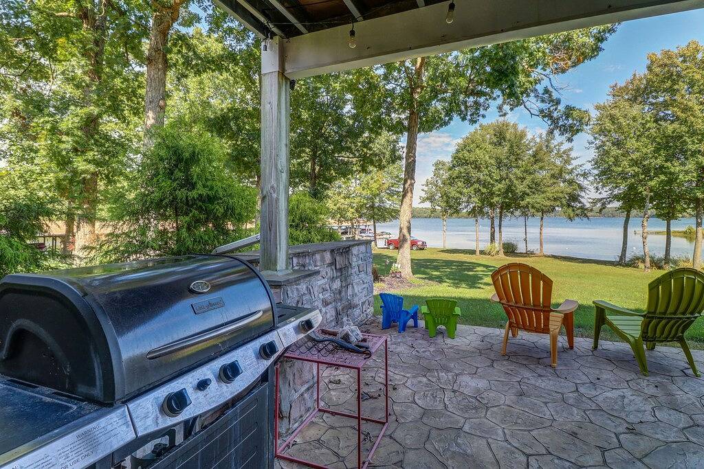 Wunderschönes Stadthaus am Wasser mit perfekter Lage und Kamin in Lake Anna