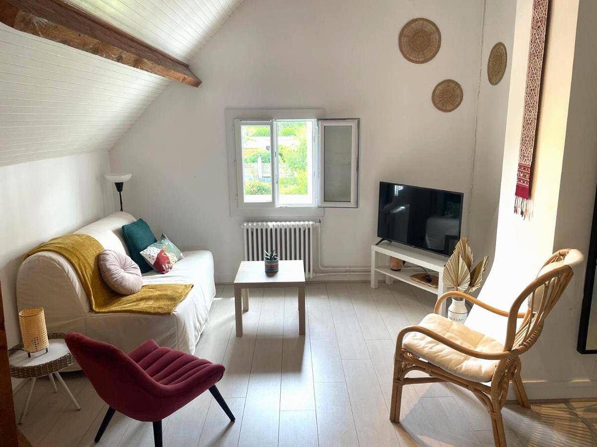 Chambre spacieuse avec jardin in Chennevières-sur-Marne, Val-de-Marne