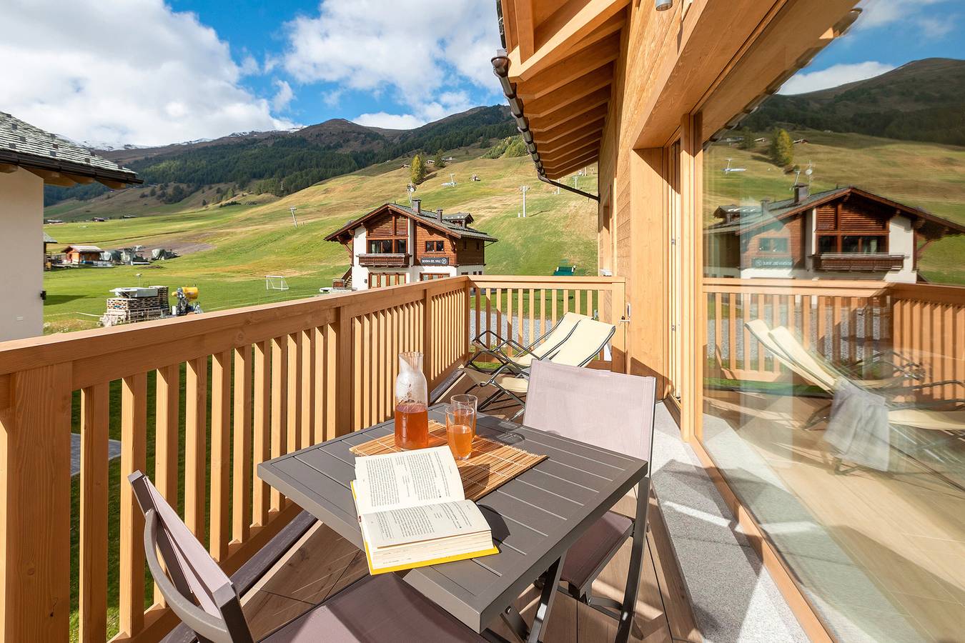 Entire apartment, Apartment 'Sbuffo Livigno' with Mountain View, Private Terrace and Wi-Fi in Livigno, Valtellina