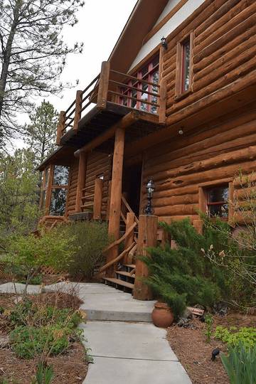Log Cabin for 9 Guests in Custer State Park, South Dakota, Picture 3