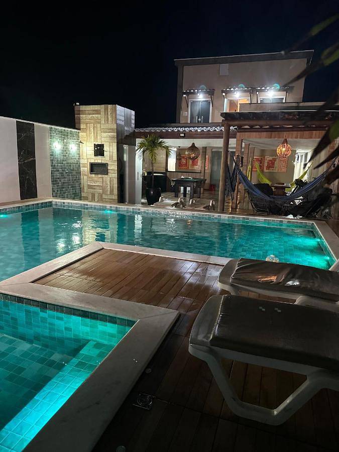 Casas e apartamentos de temporada para 18 pessoas, com piscina e vista e ainda terraço, com animais de estimação em Arembepe