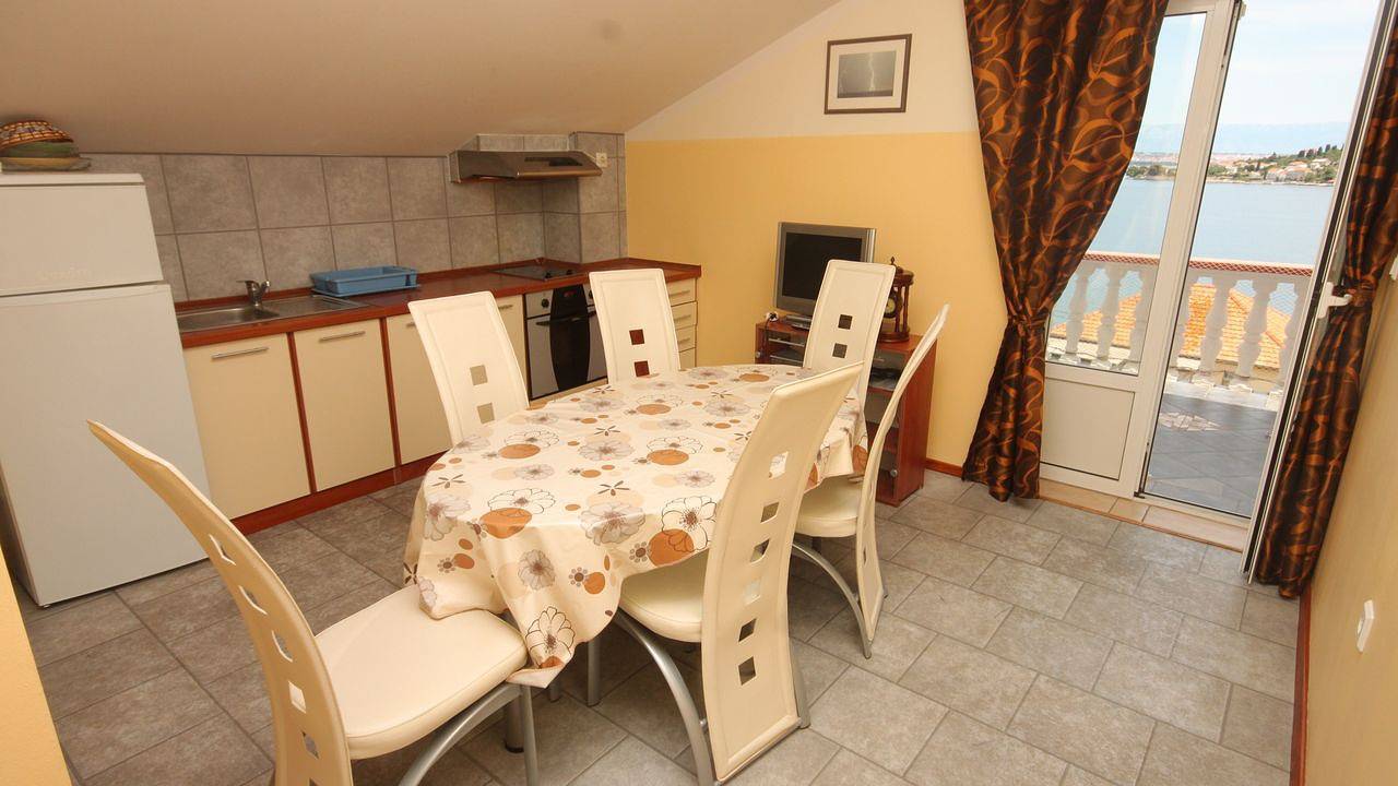 Ganze Ferienwohnung, Ferienwohnung für 11 Personen (104 m²) in Kali in Kali, Insel Ugljan