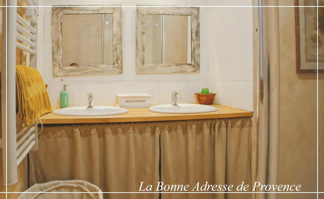 One-Bedroom House in Cornillon-Confoux, Côte méditerranéenne (France)