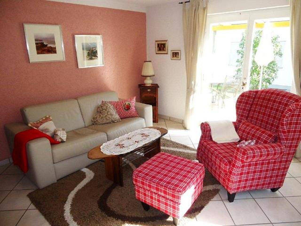 Entire holiday apartment, Terraced 70m² Apartment with WiFi & Parking 800m from Kandern in Kandern, Southern Black Forest
