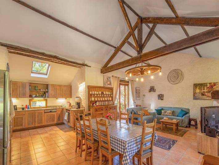 Location de vacances pour 4 personnes, avec terrasse ainsi que jardin et piscine à Sauveterre-la-Lémance - 4