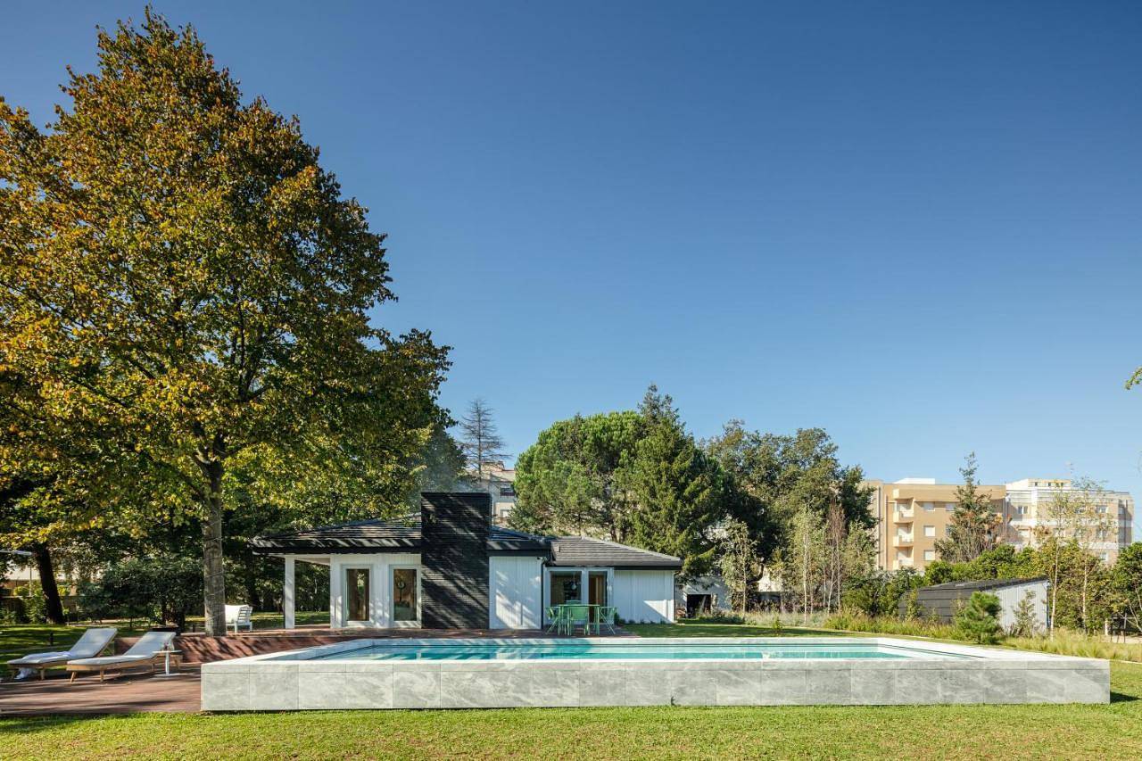 70's wood house in Cidade da Maia, Distrito do Porto