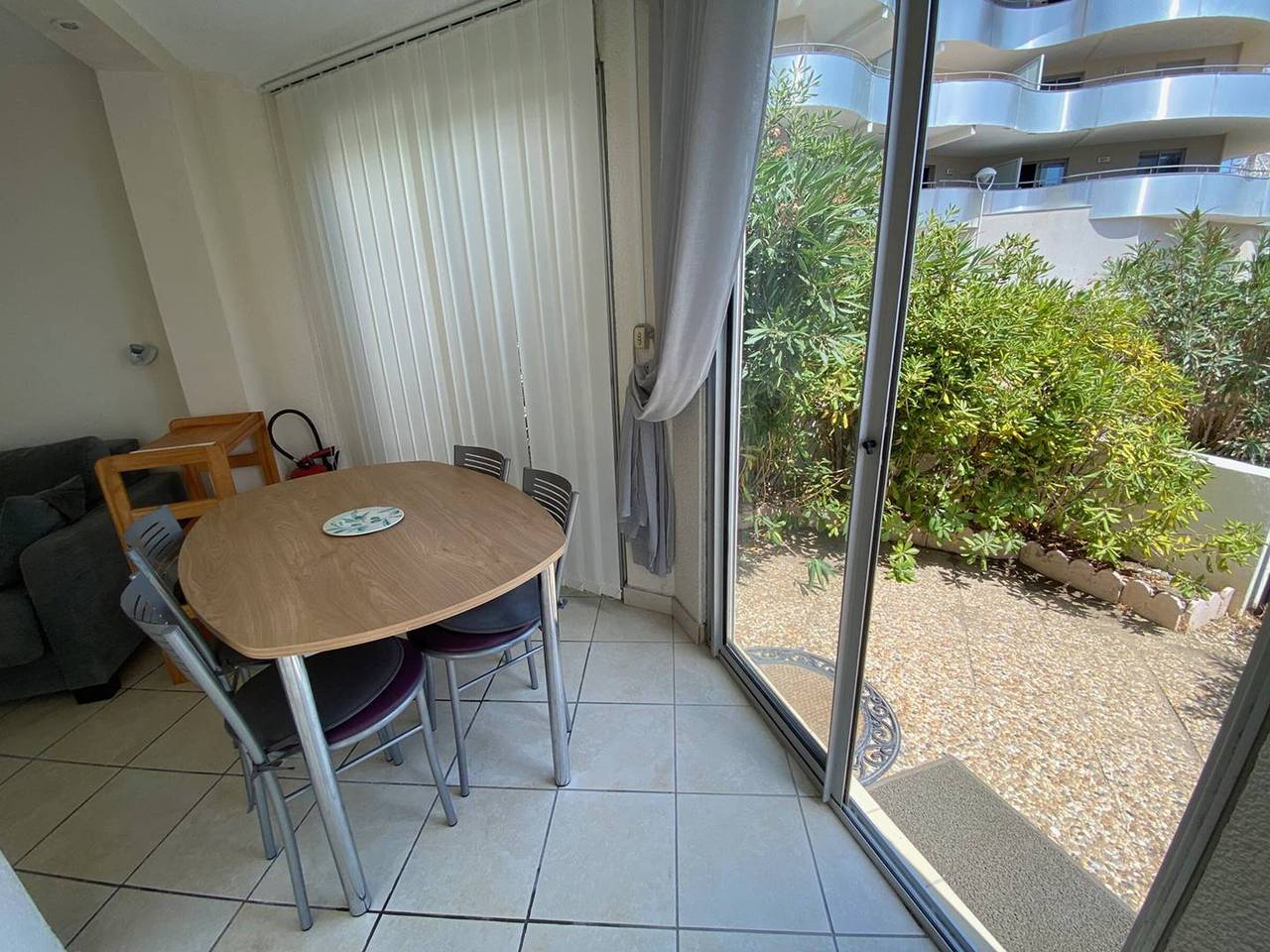 Studio entier, Studio Cabine 4 Pers avec Terrasse, Face Mer, Accès Direct Plage, Proche Commerces et Parc Aqualand in Le Barcarès, Côte d'Améthyste