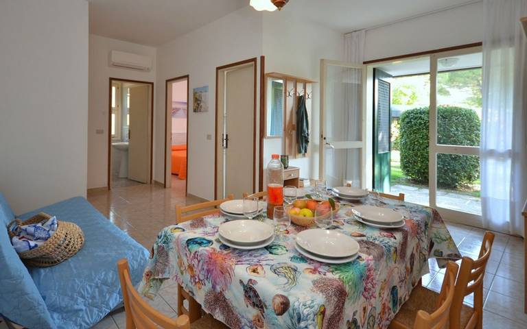 Villa für 6 Personen, mit Terrasse und Garten sowie Ausblick, mit Haustier in Bibione - 4