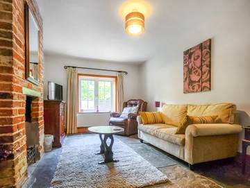 Log Cabin for 9 People in Shalfleet, Isle of Wight, Photo 4