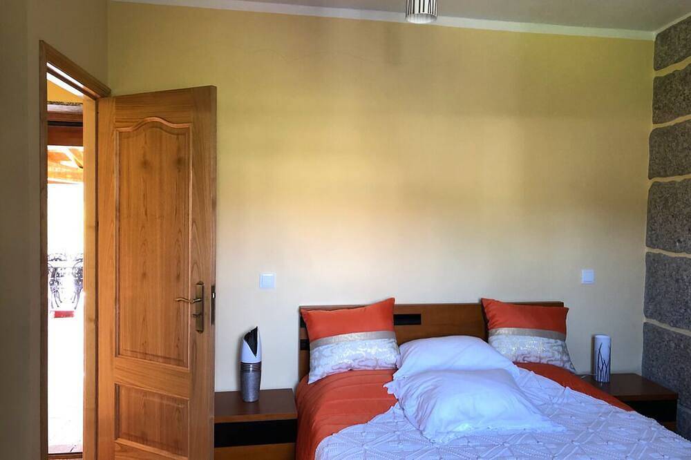 Torre da Quinta da Prelada met badkamer, privéterras en zwembad in Rego (Celorico de Basto), Braga District
