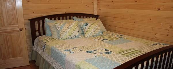 Log Cabin for 2 Guests in Hocking Hills, Hocking County, Picture 3