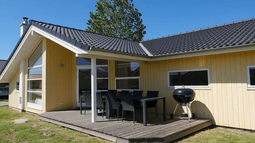 Ferienhaus für 11 Personen, mit Sauna und Whirlpool sowie Terrasse in Großenbrode