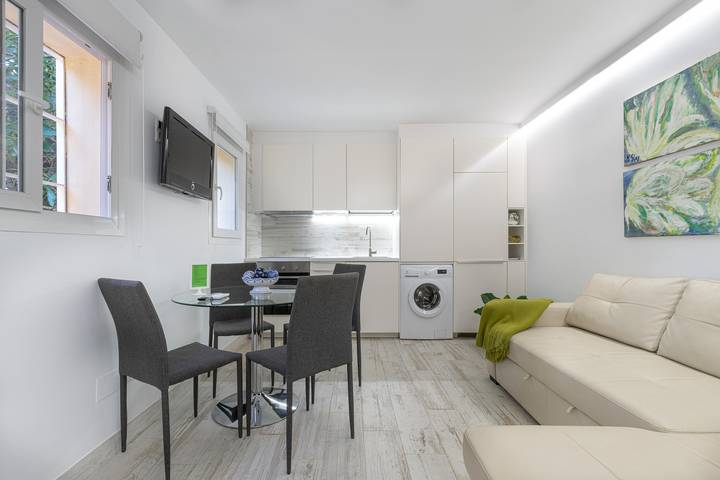 Entire apartment, Flat Playabella, between Puerto Banus and Estepona in La Resina, Estepona