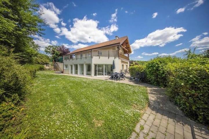 Location de vacances pour 8 personnes, avec Balcon et Jardin dans Jezainville