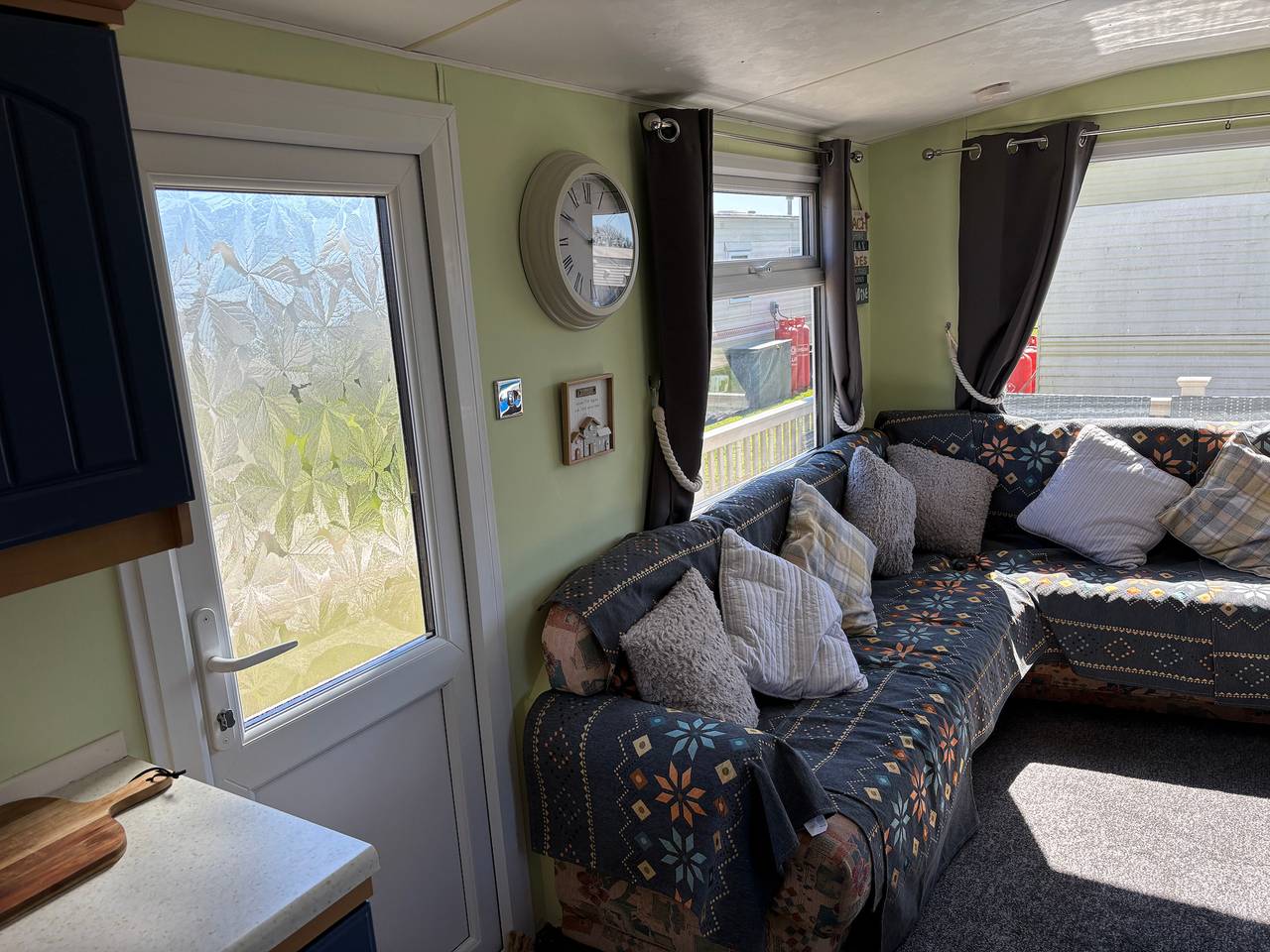 3 Bed Caravan - Sleeps 8 - Pets - Parking - Wifi in Ingoldmells, Lincolnshire