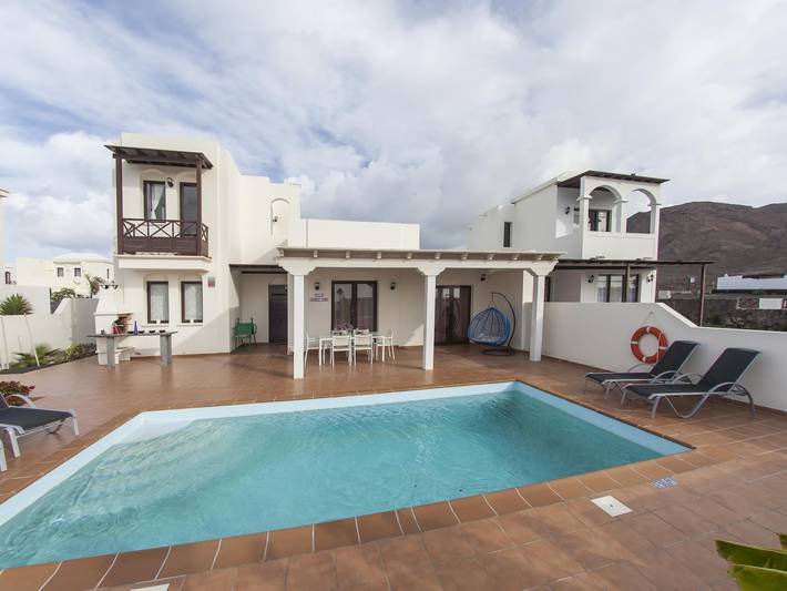 Ferienhaus für 11 Personen, mit Meerblick und Pool sowie Garten, mit Haustier