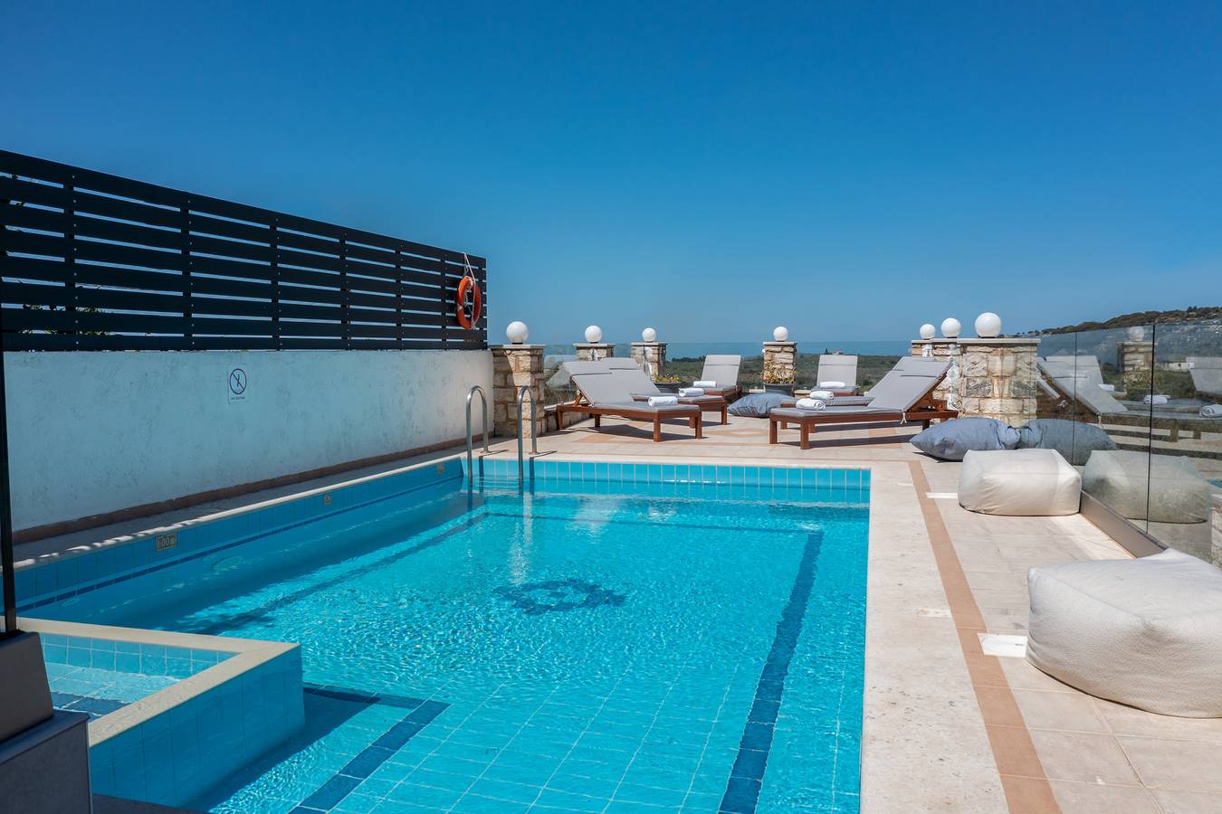 Villa for 12 People in Skouloufia, Rethymno region