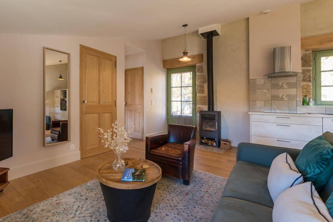 Gite La Chastanha dans l'ancienne bergerie du hameau in Saint-Jean-Chambre, Parc naturel régional des Monts d'Ardèche