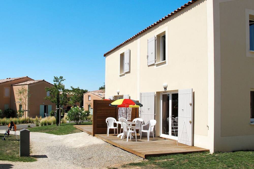 Les Demeures du Ventoux by Interhome in Aubignan, Parque natural regional del Mont Ventoux
