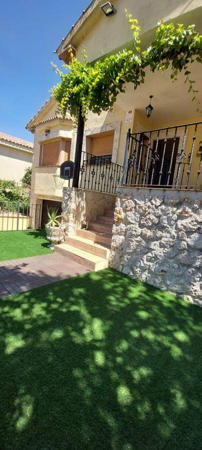 Casa rural para 6 personas, con jardín y vistas en Albares