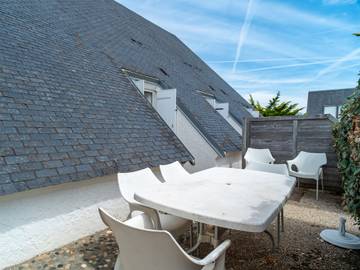 Gîte pour 6 personnes, avec piscine et balcon dans Plage De La Falaise