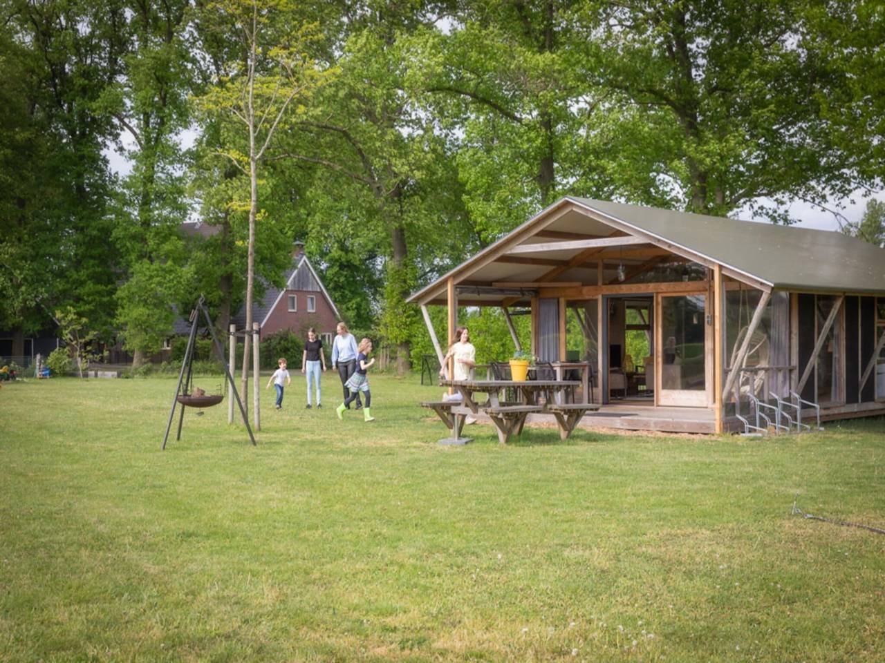 Luxe Lodge in Reesprong met Vuurschaal in Haaksbergen, Twente