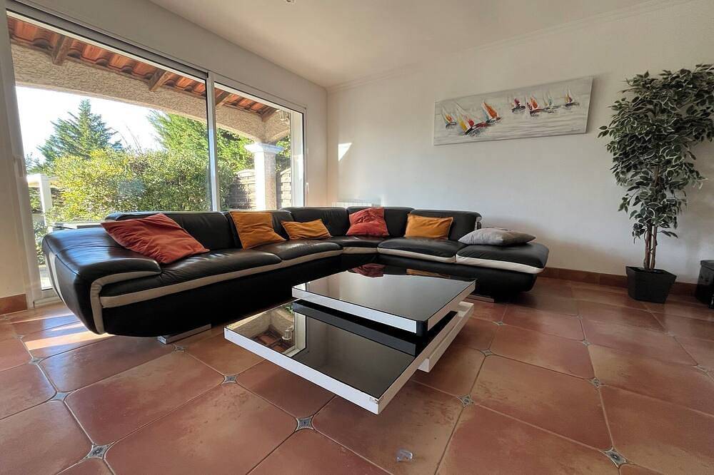 Geräumige provenzalische Villa 200m², 10 Minuten vom Meer entfernt in Carnoux-en-Provence, Mittelmeerküste (Frankreich)