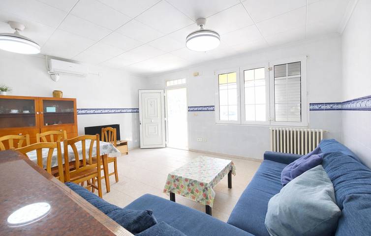 Gemütliche 150 m² große Wohnung mit Terrasse, WLAN und Grill in der Nähe des Restaurants Llobarro in Platja del Perelló (Sueca), Sueca