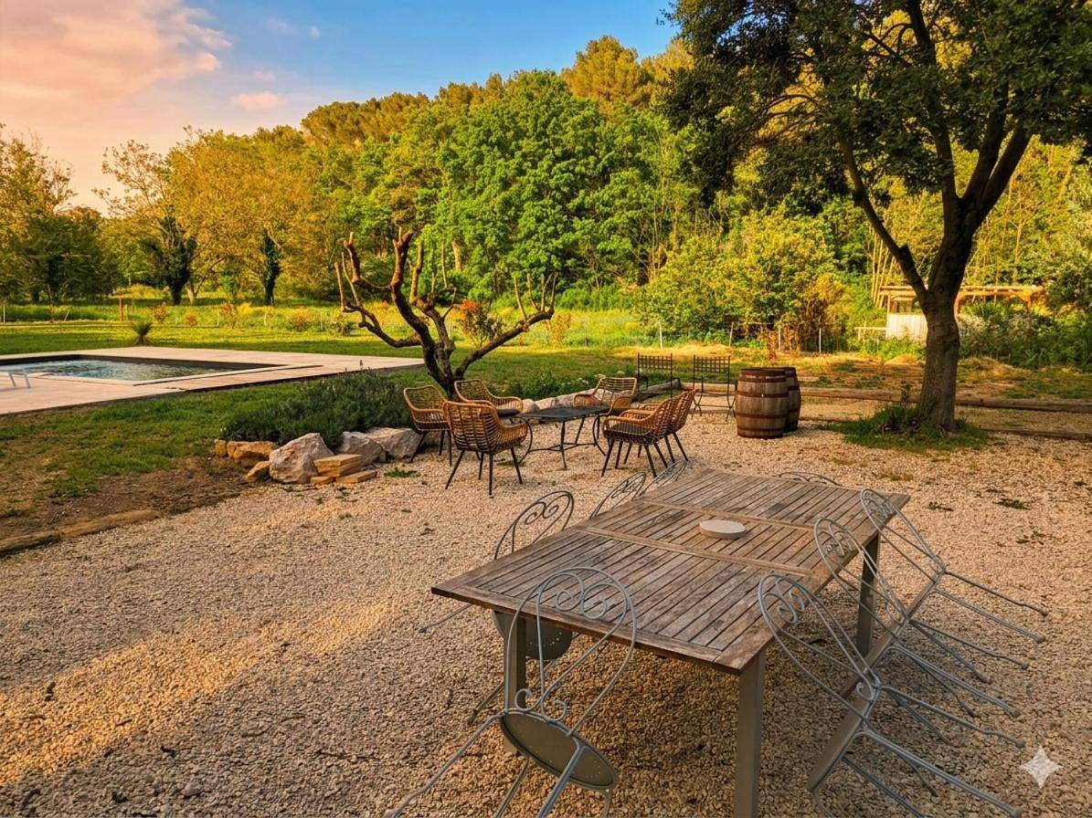 Four-Bedroom House in Lambesc, Région d'Aix-en-Provence