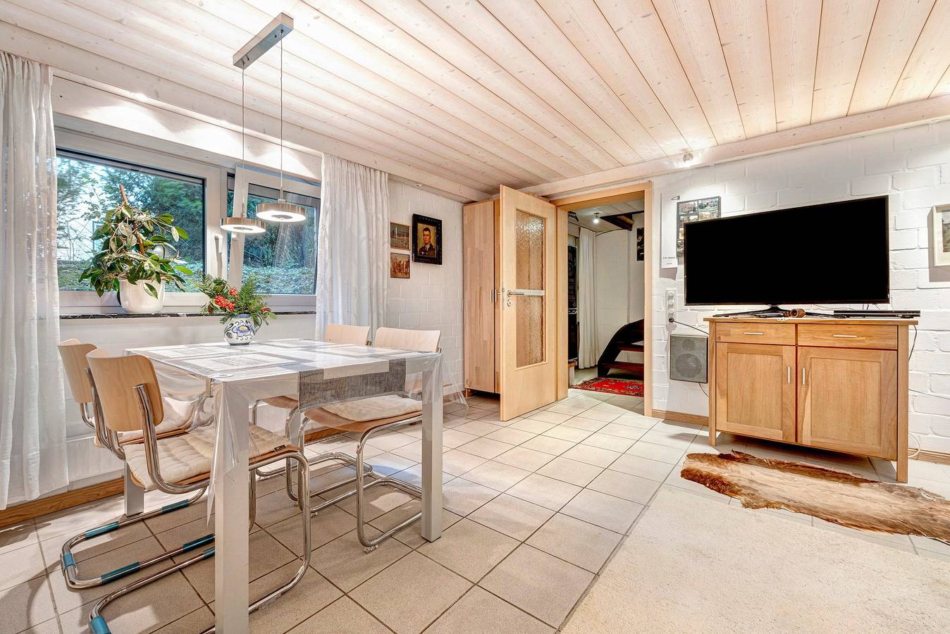Ganze Wohnung, Haus Erna am Deister Ferienwohnung mit Sauna, Garten und Hütte, E-Auto-Ladestation in Barsinghausen, Hannover und Umgebung