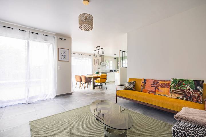 Location de vacances pour 6 personnes, avec jardin, adapté aux familles à Le Grand-Village-Plage - 2