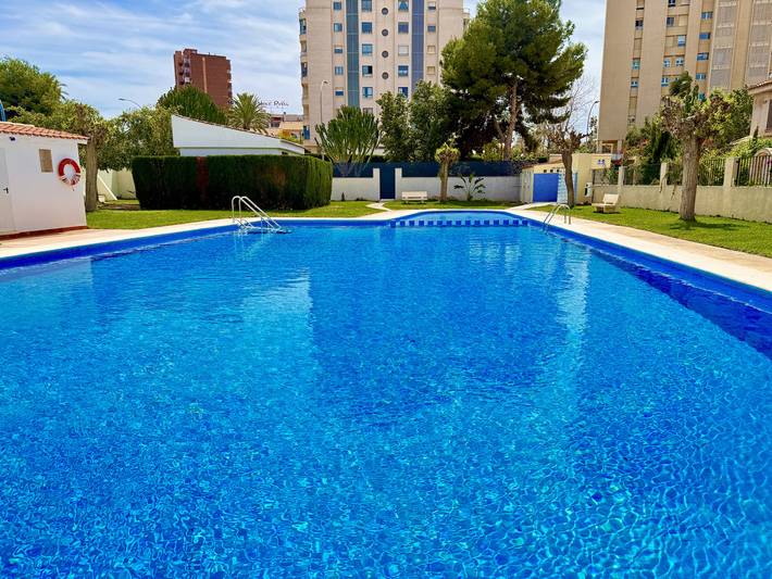 Ferienwohnung für 6 Personen, mit Terrasse und Garten sowie Pool in Alicante - 2