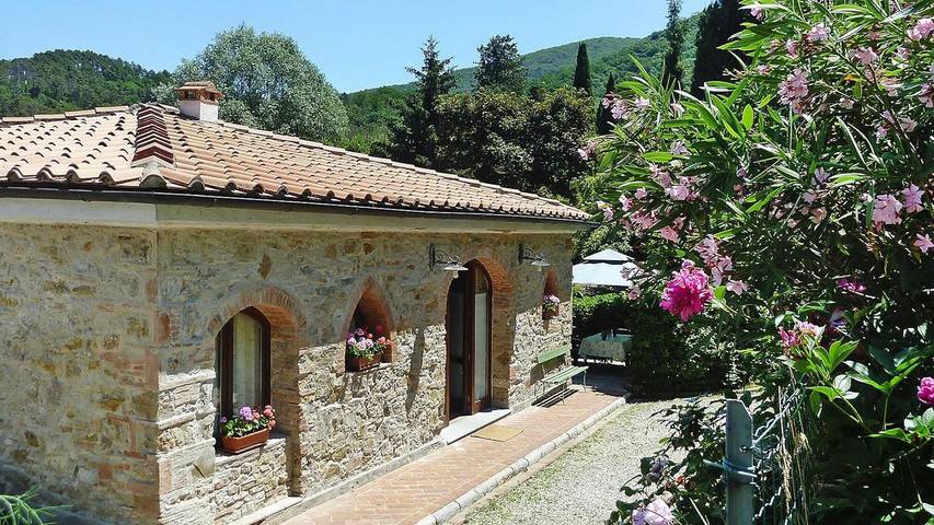 Casa vacanza per 6 persone, con giardino e piscina, con animali domestici in San Giuliano Terme