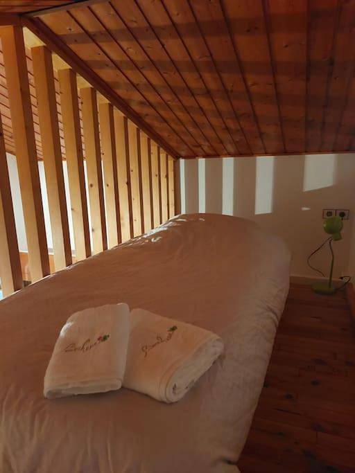 Location de vacances pour 12 personnes, avec vue et jardin, animaux acceptés à Saint-Martin-d'Août - 2