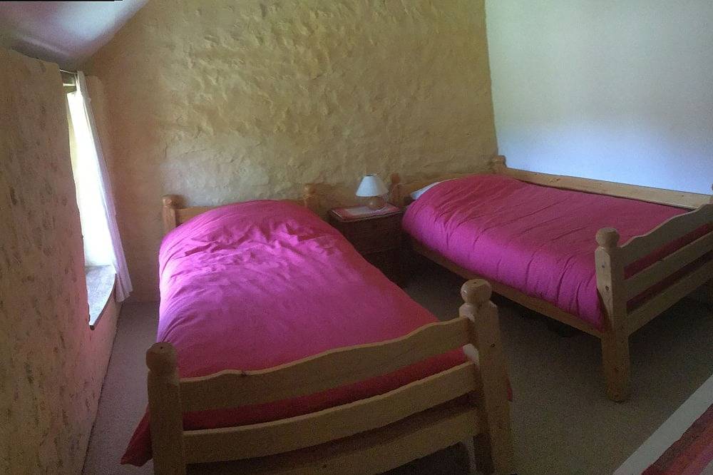 La Grange-two bedrooms in Saint-Vaury, Région de Guéret